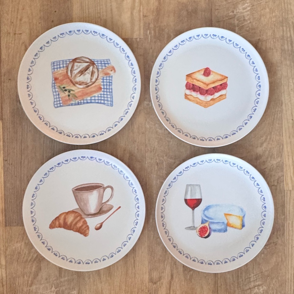 NWOT Set of 4 Harvest Green Studio Dinner Plates
British French Picnic Set
